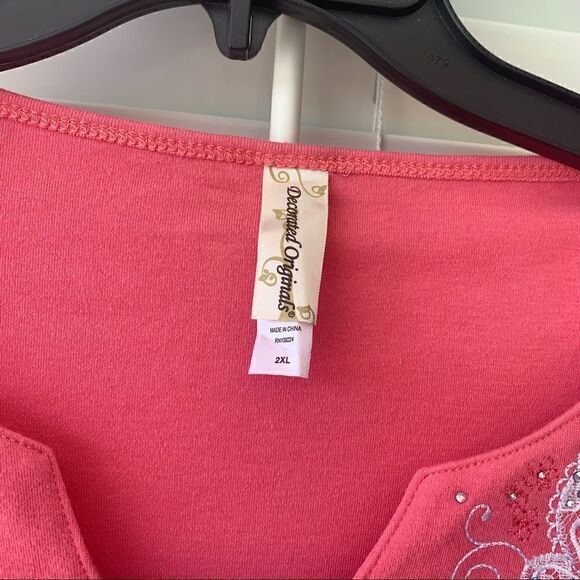 EUC DECORATED ORIGINALS TOP  - Picture 5 of 7